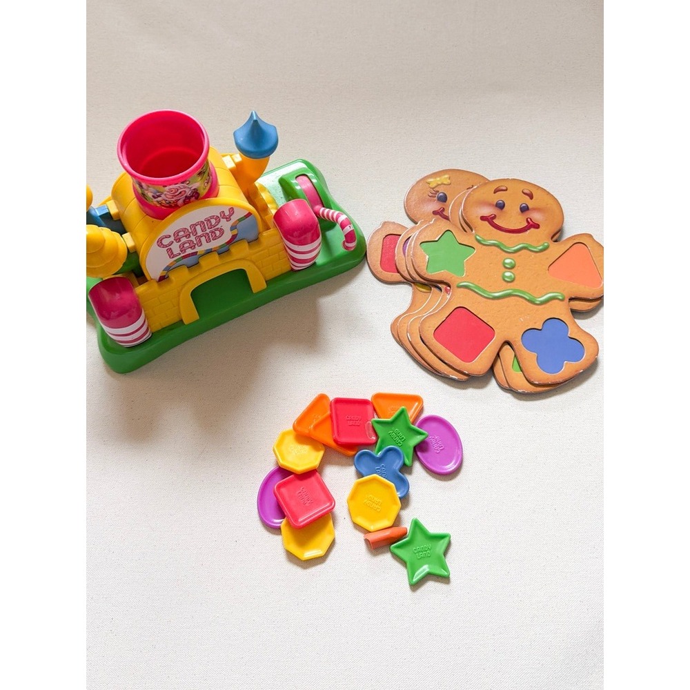 VINTAGE Milton Bradley Candy Land Castle Game Shape Sorter Preschool Learning